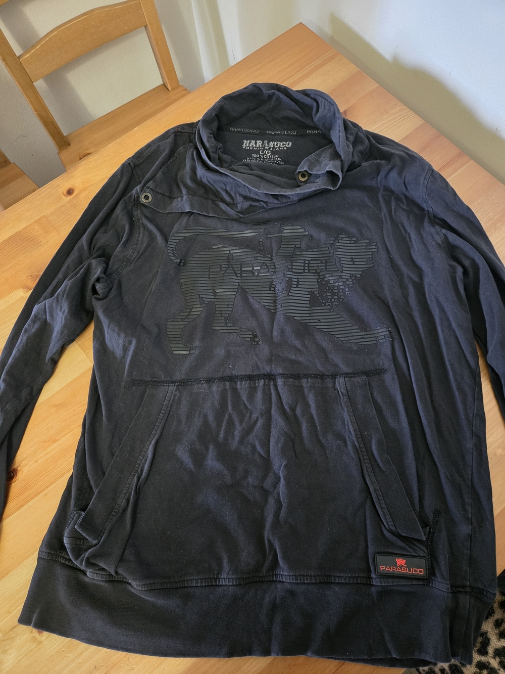 Parasuco Women's Black Graphic Long Sleeve Pullover